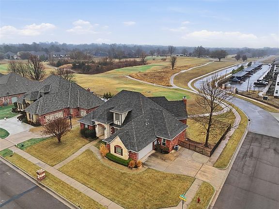 2nd image of 1300 Sawgrass Dr