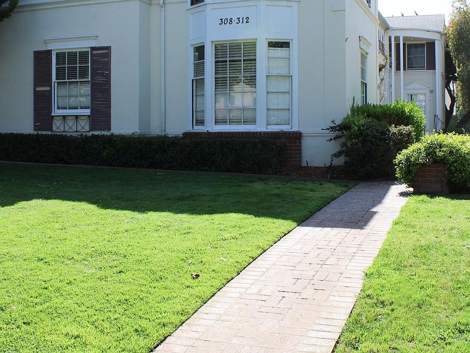 1st image of 308 San Vicente Blvd #4