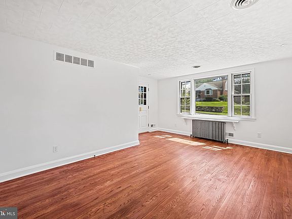 5th image of 1804 Ellinwood Rd
