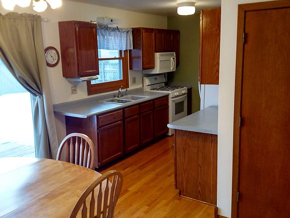 Dining room to Kitchen