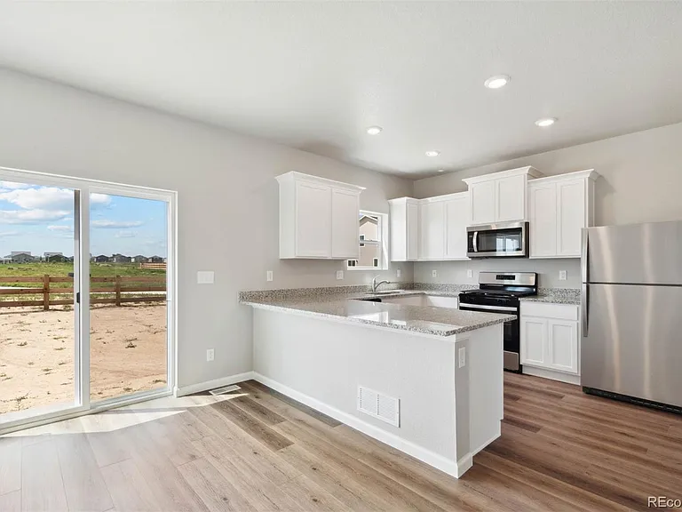 7415 E Big Thompson Cir — Photo 4