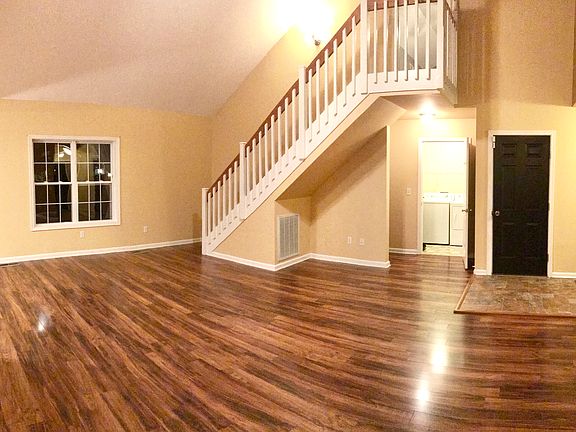 4th image of 187 Nina Ln