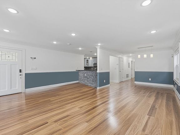 3rd image of 915 S 18th St #1