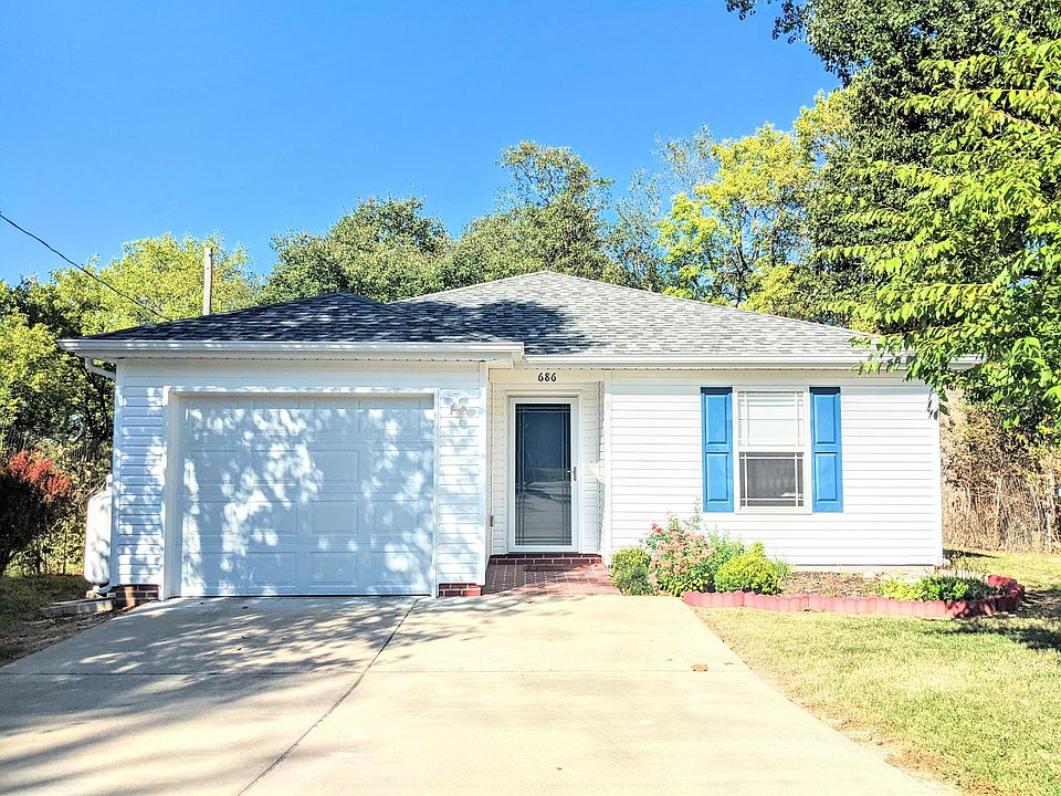 1st image of 686 Knox Ave