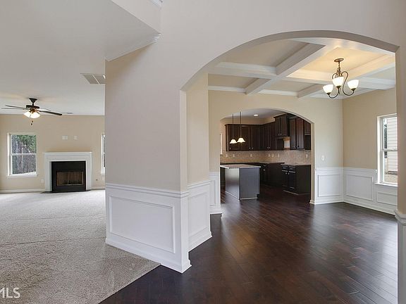 3rd image of 905 Parkside Place Ave #27
