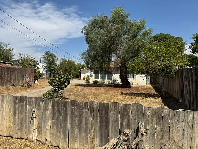 2 bed, 858 sqft, $1,950 — Photo 1