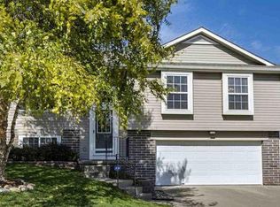 16708 Erskine St, Omaha, NE 68116