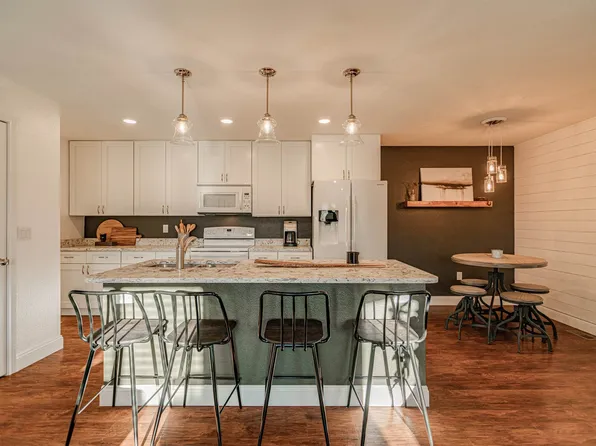 829 Canada Ave, Bismarck, ND 58503