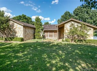 316 N Broadway Rd, Azle, TX 76020