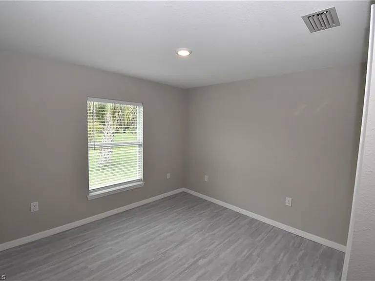 1544 Waldorf Dr — Photo 21