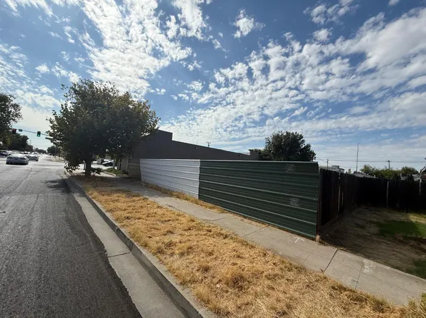 304 N D St, Madera, CA 93638