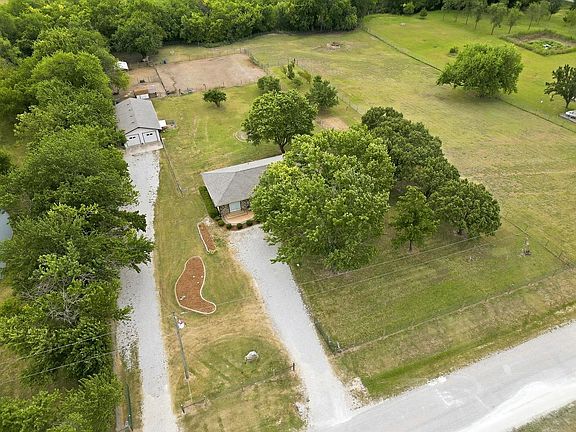 2nd image of 10518 SW Tawakoni Rd