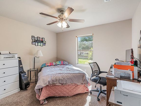 5th image of 117 Cedar Bend Dr