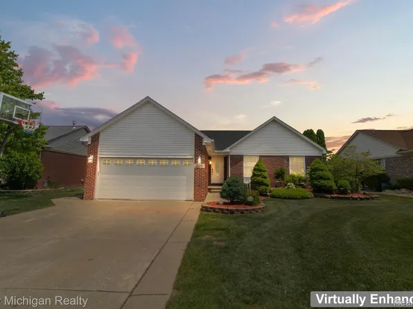 27247 Sparrow Ct, Chesterfield, MI 48051