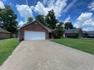 3990 Briar Ln, Tahlequah, OK 74464
