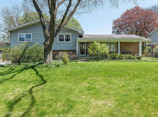 1205 S Main St, Wheaton, IL 60189