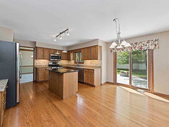 4th image of 2473 Millington Ct