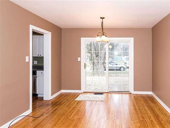 5th image of 6919 Caroline Ave