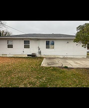 2nd image of 513 13th Ave W
