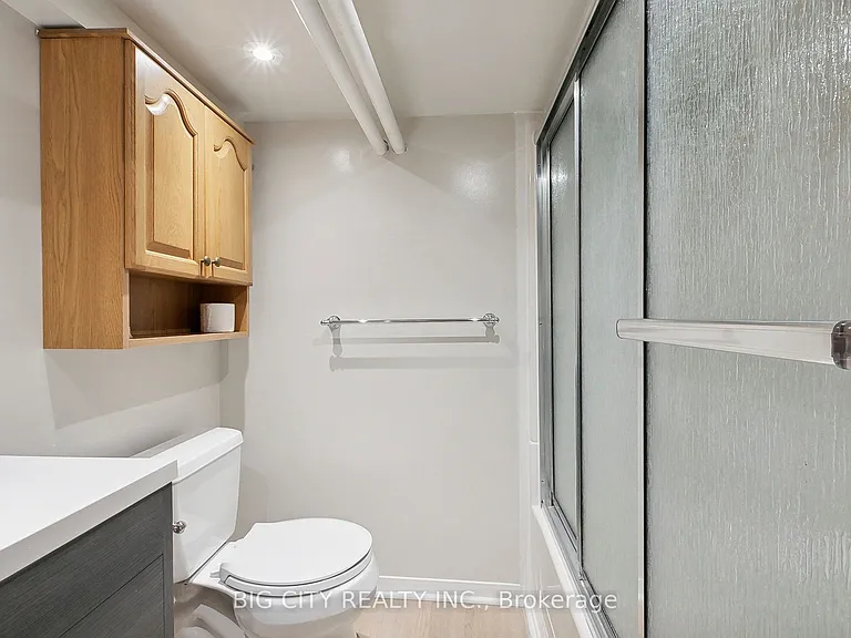 178 Douglas Ave #LOWER — Photo 15