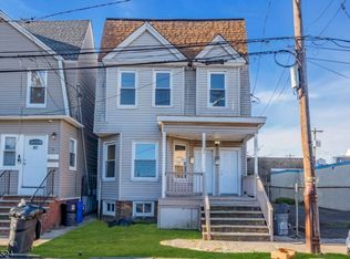82 Beverly St, Irvington, NJ 07111