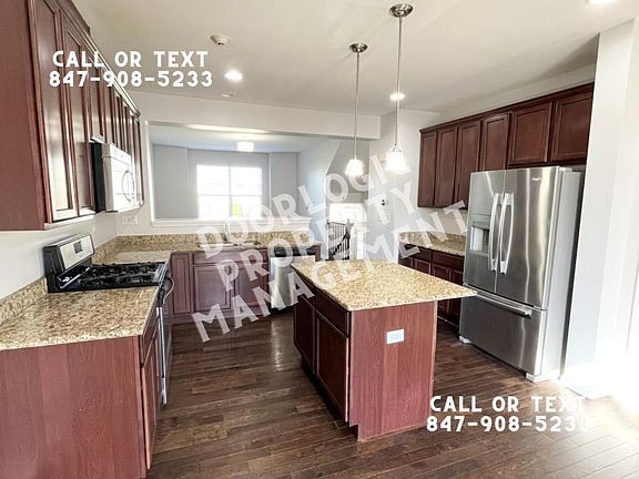 5th image of 2555 Dunraven Ave