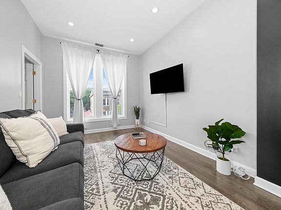 5th image of 1927 W Chicago Ave APT 3F