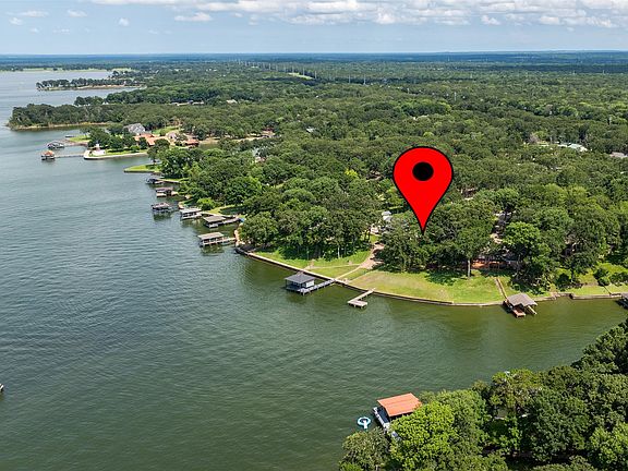 4th image of 109 Lakeside Ln