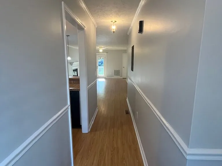 1843 Savannah Ct — Photo 9