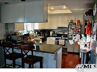 905 Maryland Dr, Vista, CA 92083
