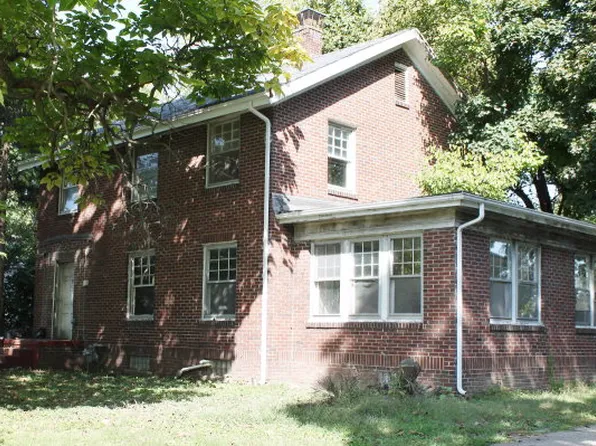 905 W Voorhees St, Danville, IL 61832
