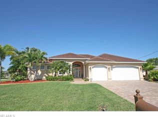 525 SE 19th Ct, Cape Coral, FL 33990