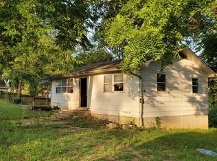 110 E 2nd St, Galena, MO 65656