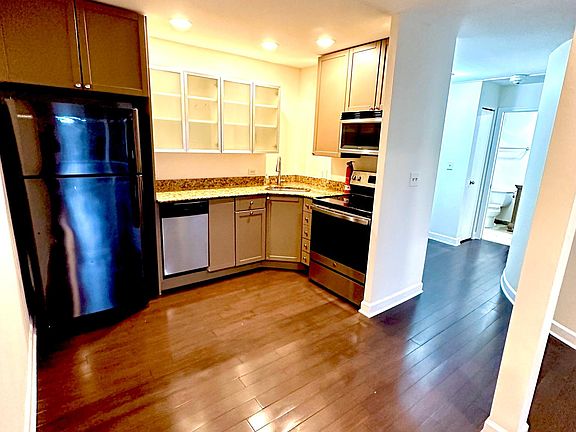 3rd image of 2301 Beau Monde Ln APT 305