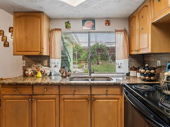 4th image of 3415 CLYDESDALE DR #unit 5