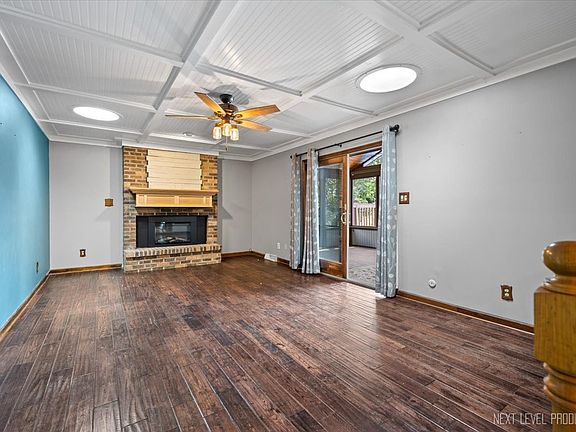 5th image of 333 Berwick Dr