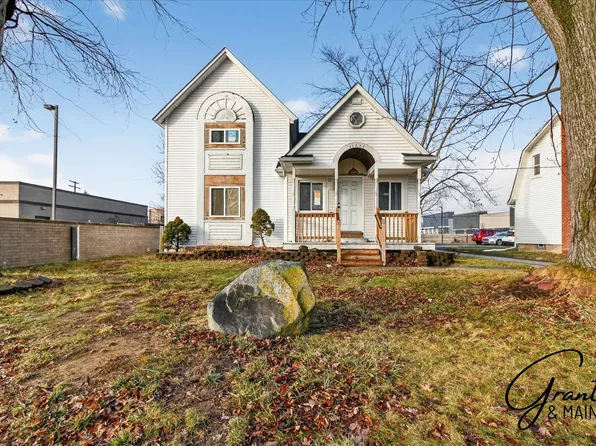 11627 Haller St, Livonia, MI 48150