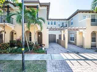 8666 Blaze Ct, Davie, FL 33328