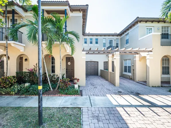 8666 Blaze Court, Davie, FL 33328