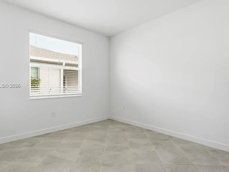 20511 Hazelnut Ct S #20511 — Photo 12