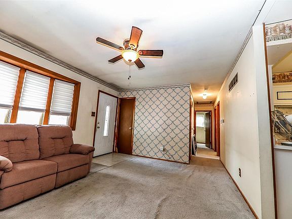 5th image of 7 Sunflower Ct