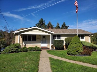 Circle Penns Woos Pl, Irwin, PA, 15642