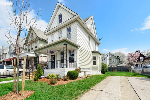 Sold by Corcoran | media 36