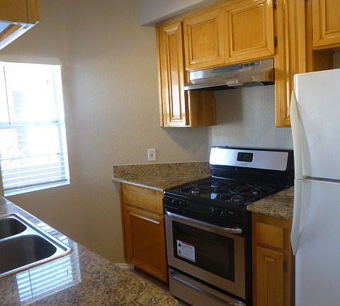 5th image of 2532 S Centinela Ave APT 3