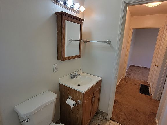 4th image of 2133 E Crystal Ave