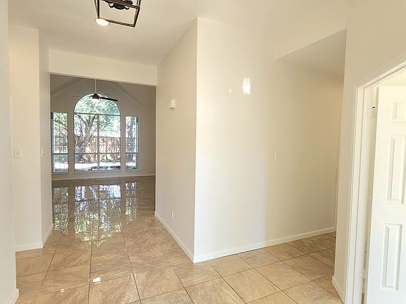 3rd image of 10 Palo Duro Ct