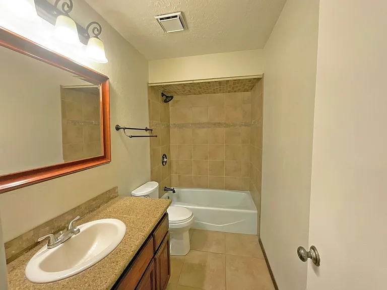 2407 Arbor Cir — Photo 9