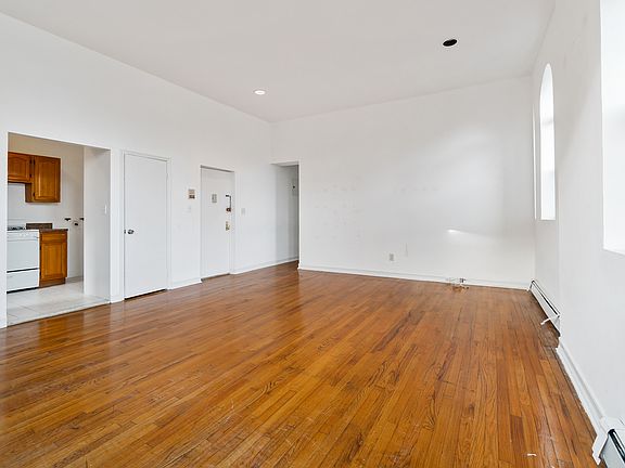 2nd image of 120 4th Pl APT A2