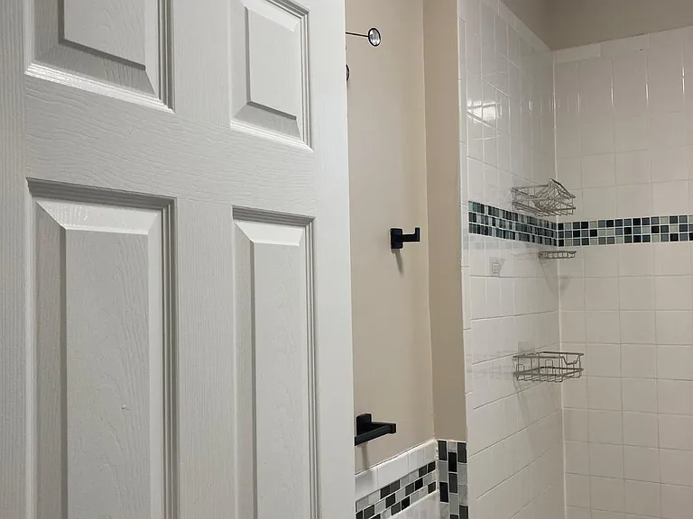 3027 Shannon Dr — Photo 32
