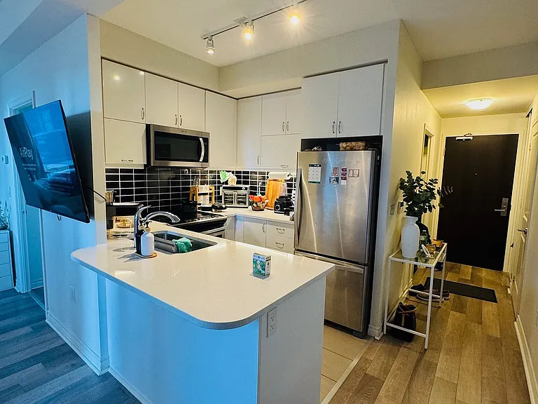 39 Annie Craig Dr #605 — Photo 18